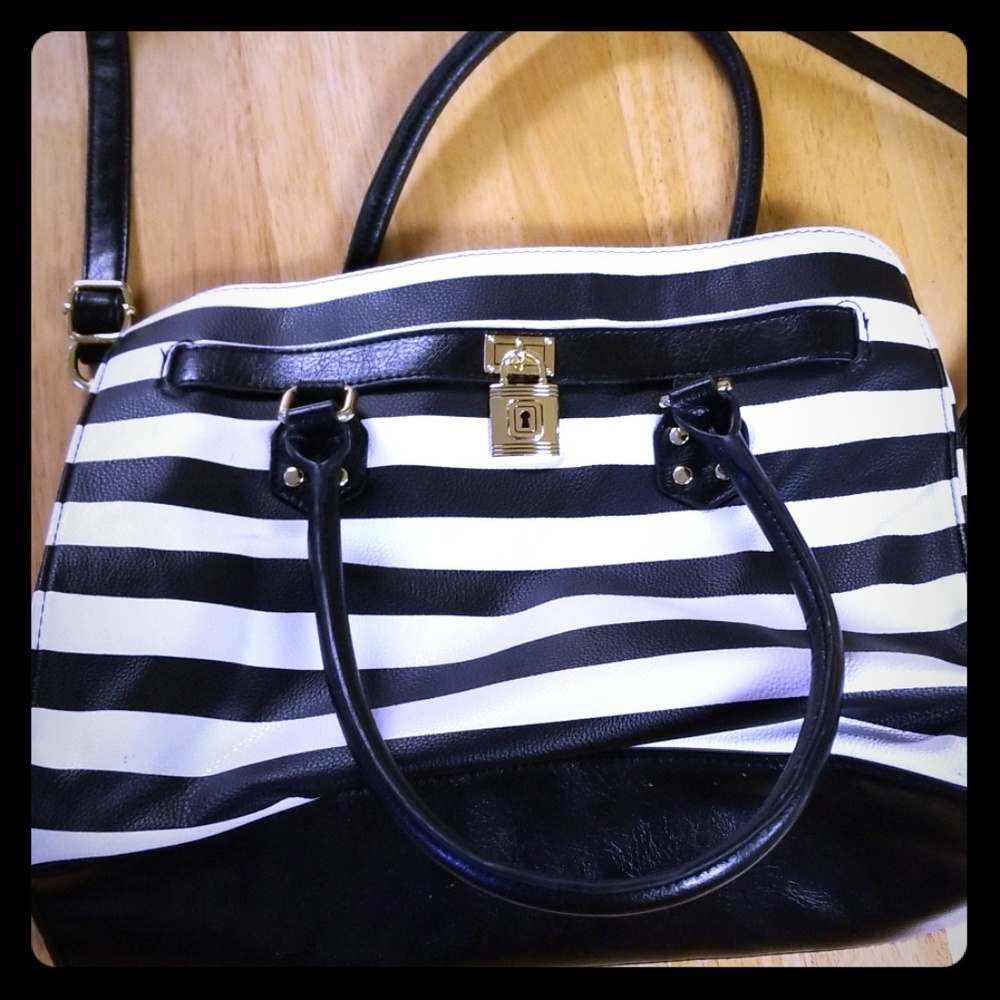 Black and white striped purse.   Gently used!